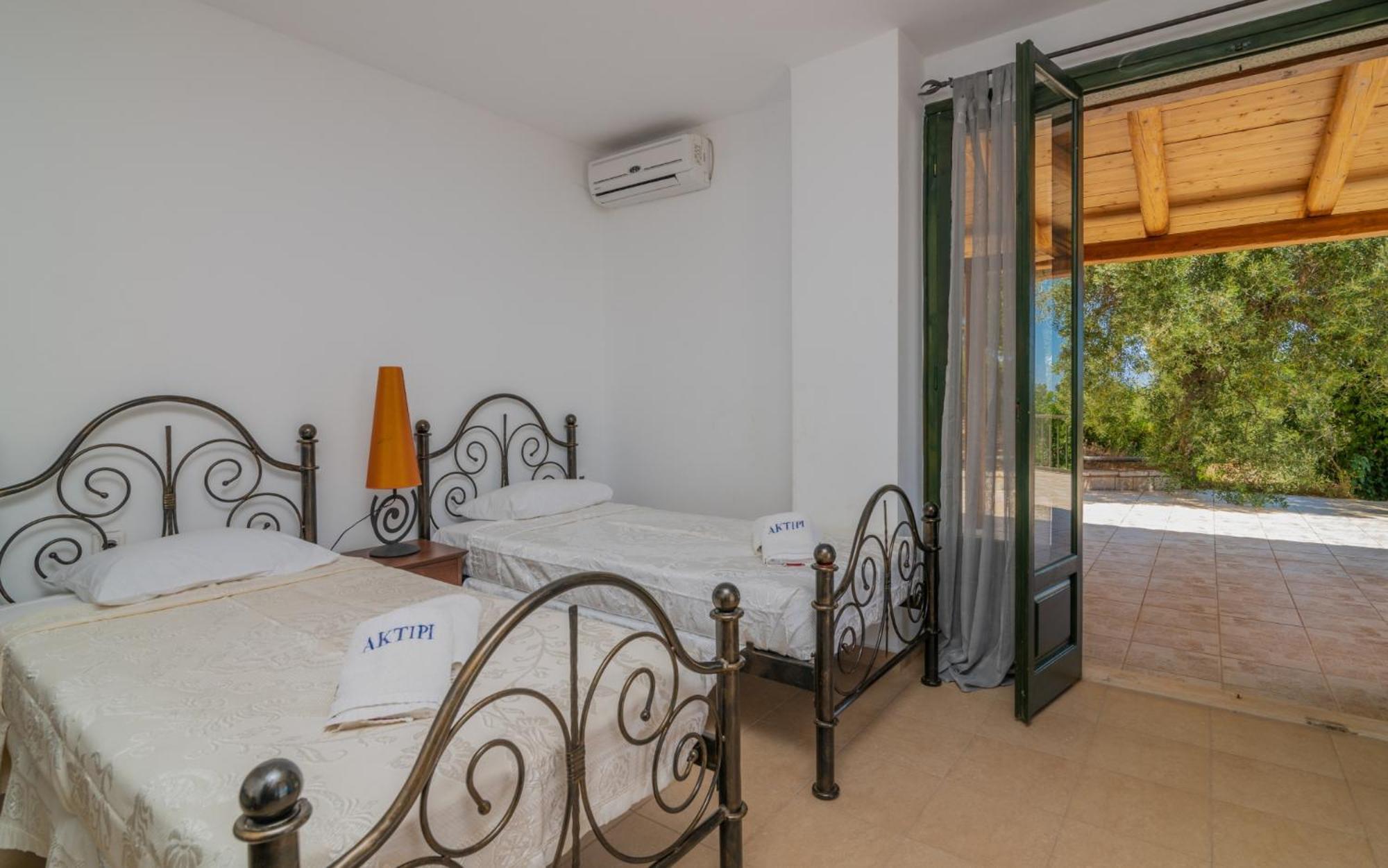 Armyra Villas Volímai Chambre photo